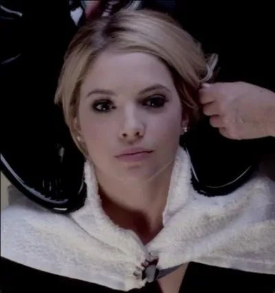 Épisode 3 : Pourquoi Hanna se teint-elle les cheveux et de quelle couleur seront-ils ?