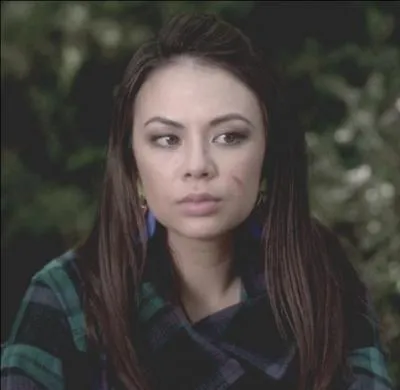 Épisode 5 : Avec qui Mona coopère-t-elle ?