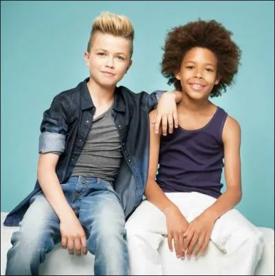 Quel âge ont Max et Mango en 2014 ?