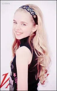 Que fait-elle pour que sa mère puisse avoir un rencart avec Tom lors de leur séparation ?