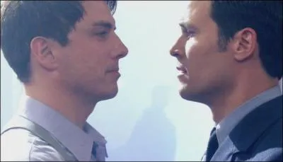 Quelle personne Jack s'appr&ecirc;te-t-il &agrave; embrasser sur cette photo ?