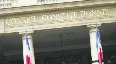 Le drapeau actuel, a une particularité. Certaines choses ne sont pas définies clairement. A vous de les trouver.