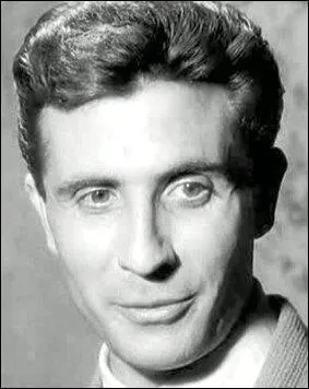 Qui disait que l'important était la rose ?