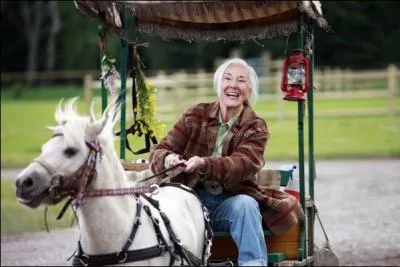 Qui est cette dame âgée ?