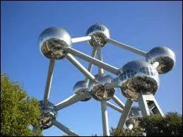 Combien y a-t'il de boules à l'Atomium de Bruxelles ?