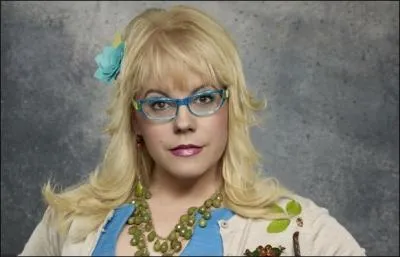 Comment s'appelle cette actrice de la série ?