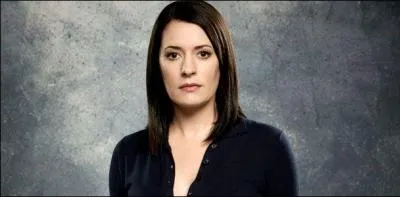 Comment s'appelle cette actrice dans la série ?