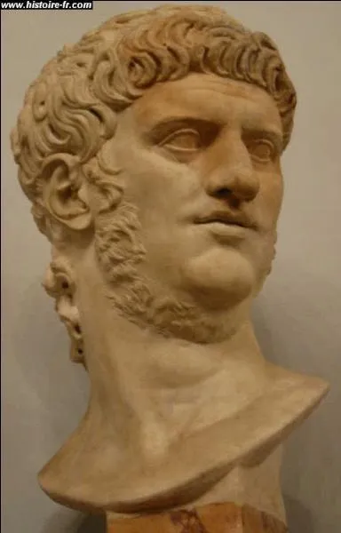 Je fis empoisonner mon frère Britannicus. Qui suis-je ?