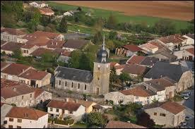 Nous sommes à Ambly-sur-Meuse, commune lorraine située dans le département ...