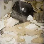 Né en 1978 à Boulogne-Billancourt, il débute sa carrière dans les années 90. Il écrit : "Rien ne dure dans ce monde cruel, même pas nos souffrances".