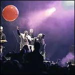 "Même l'air ne peut être libre comme l'est l'art", paroles d'une rappeuse française engagée politiquement, aux textes forts, écrits dès l'âge de douze ans.