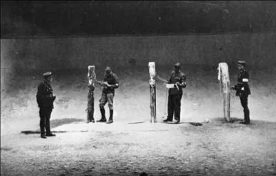 Comme le Mont Valérien, certains lieux ont été transformés en lieux d'exécution ou de torture. Dans quel endoit, les nazis ont adapté les caves d'un lieu officiel, à Paris ? Cette « place » existe encore et est toujours en service pour le même « organisme ».