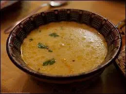 En entrée, on peut aussi manger une soupe de tripes que l'on nomme :