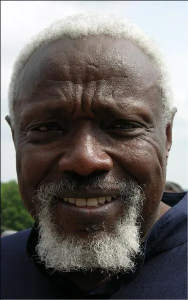 Ousmane Saw est un sculpteur noir, très célèbre, de quelle origine est-il ? (Indice : 'Il n'a pourtant jamais fait de rallye') : -)