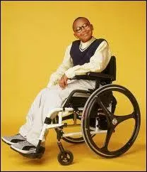 Pourquoi Stevie a-t-il du mal à parler ?