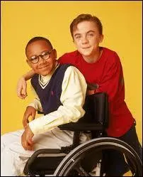 Stevie est dans la même classe que Malcolm.