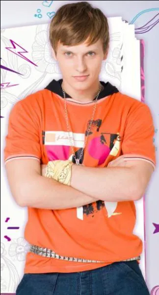 Comment s'appelle le garçon bizarre qui aime Violetta ?