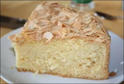 Les savoyards se régalent depuis 1348 avec ce gâteau très simple. Comment s'appelle cette pâtisserie qui a traversé les siècles sans perdre sa saveur ?