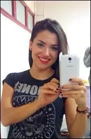 Comment s'appelle cette fille ?