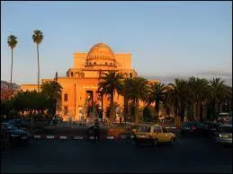 Quel est ce quartier de Marrakech qui en plus de riches villas et hôtels de luxe abrite notamment la grande gare ferroviaire, le Palais des Congrès et le Théâtre Royal ?