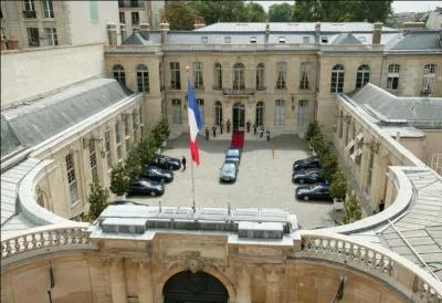 L'hôtel de Matignon ou l'hôtel Matignon, est la résidence officielle de quel ministre ?