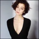 Dans quel sport Audrey, la grande sur de Maude, excelle-t-elle ?