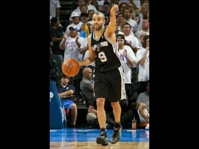 Un autre basketteur, il s'agit de :