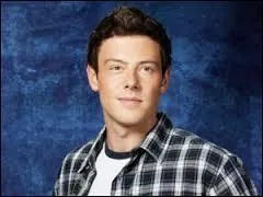 Dans la saison 4, qui Finn embrasse-t-il ?