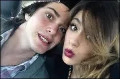 Qui est à côté de Martina ?