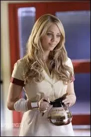 Lors de son amnésie à Détroit, elle est retenue prisonnière. Qui l'a retrouvée ?