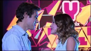 Sur cette photo, Leon et Violetta chantent en duo. Quel est le titre de la chanson ?