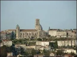 A l'aide des mots bande dessinée, festival et circuit des remparts, cela vous fait penser à la ville ...