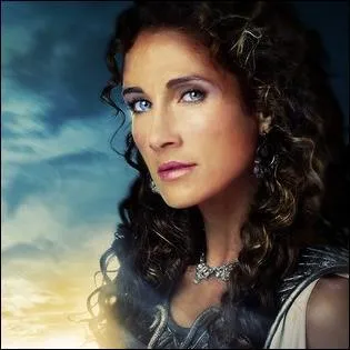 Qui est le (la) fils/fille d'Athéna qui devait mourir d'après la prophétie de l'oracle de Phébus (Apollon) ?