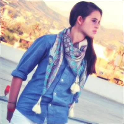 Enfin ! La finale, elle doit chanter ce qui pour elle était sa performance favorite qui est :