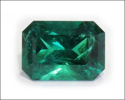 Pierre précieuse moins présente que le saphir à Madagascar, ma couleur est assez proche des tourmalines, je suis :