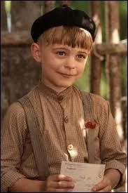 Il est actuellement âgé de 10 ans (on est toujours en 2014) et il a joué lui aussi dans le film "La Nouvelle Guerre des boutons". Quel est son nom ?