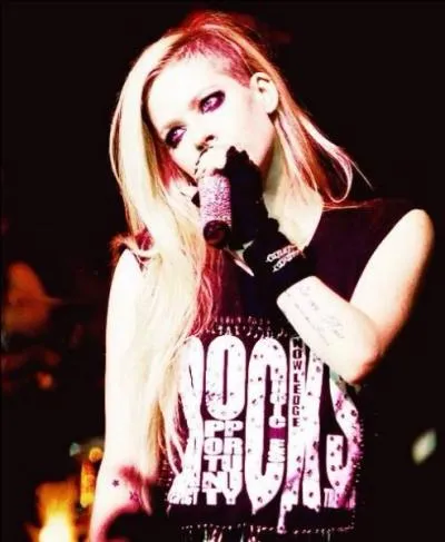 Comment s'appelle sa marque de vêtements ?