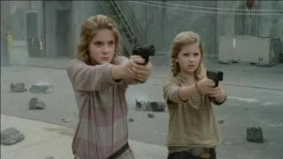 Comment se nomment les deux filles ?