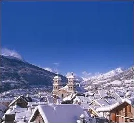 Géographie - Avec 1326 mètres d'altitude, quelle est la ville la plus haute de France ?