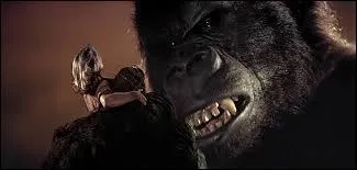 King Kong, le plus célèbre des gorilles géants, a connu plusieurs adaptations cinématographiques. De quelle année date celle où l'on retrouve Jessica Lange et Jeff Bridges sur les écrans ?