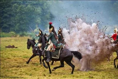 Actuellement, une mise à pied est une sanction interdisant à un salarié de se présenter à son travail. A votre avis, quelle est l'origine de ce terme ?