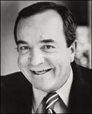 Grâce à quel rôle l'acteur David Doyle est-il devenu célèbre ?