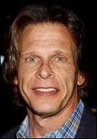 Qui a incarné le chef de la résistance dans une série culte des années 80 ?