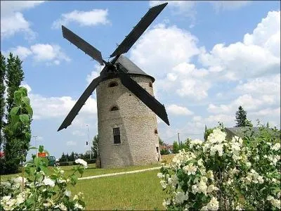 Le département du Loiret ne touche pas celui :