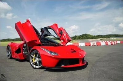 Cette "Supercar" se nomme ?