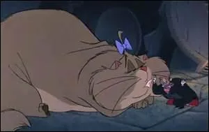 Quel est le nom de la petite chatte de Ratigan ?