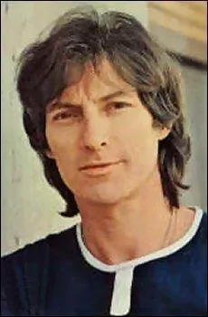 Hugues Aufray. Que chantent les enfants au vieux matre tout mu qui va quitter sa chre cole et ne montera plus sur son estrade ? (clip)