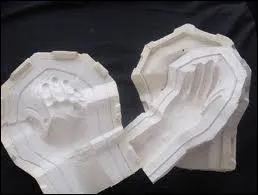 Ce sont des bavures sur un moulage de mauvaise qualit.