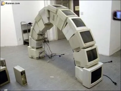 Une belle courbe. En mathématiques, un nombre phénix est aussi appelé :