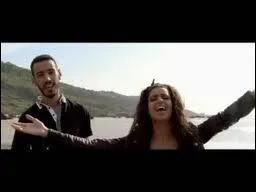 Avec qui chante-t-elle dans ce clip ?